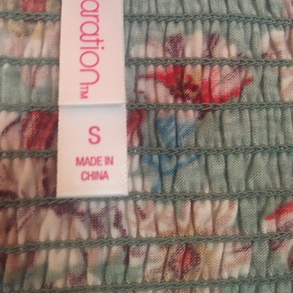 Beautiful off the shoulder floral dress - Picture 3 of 3